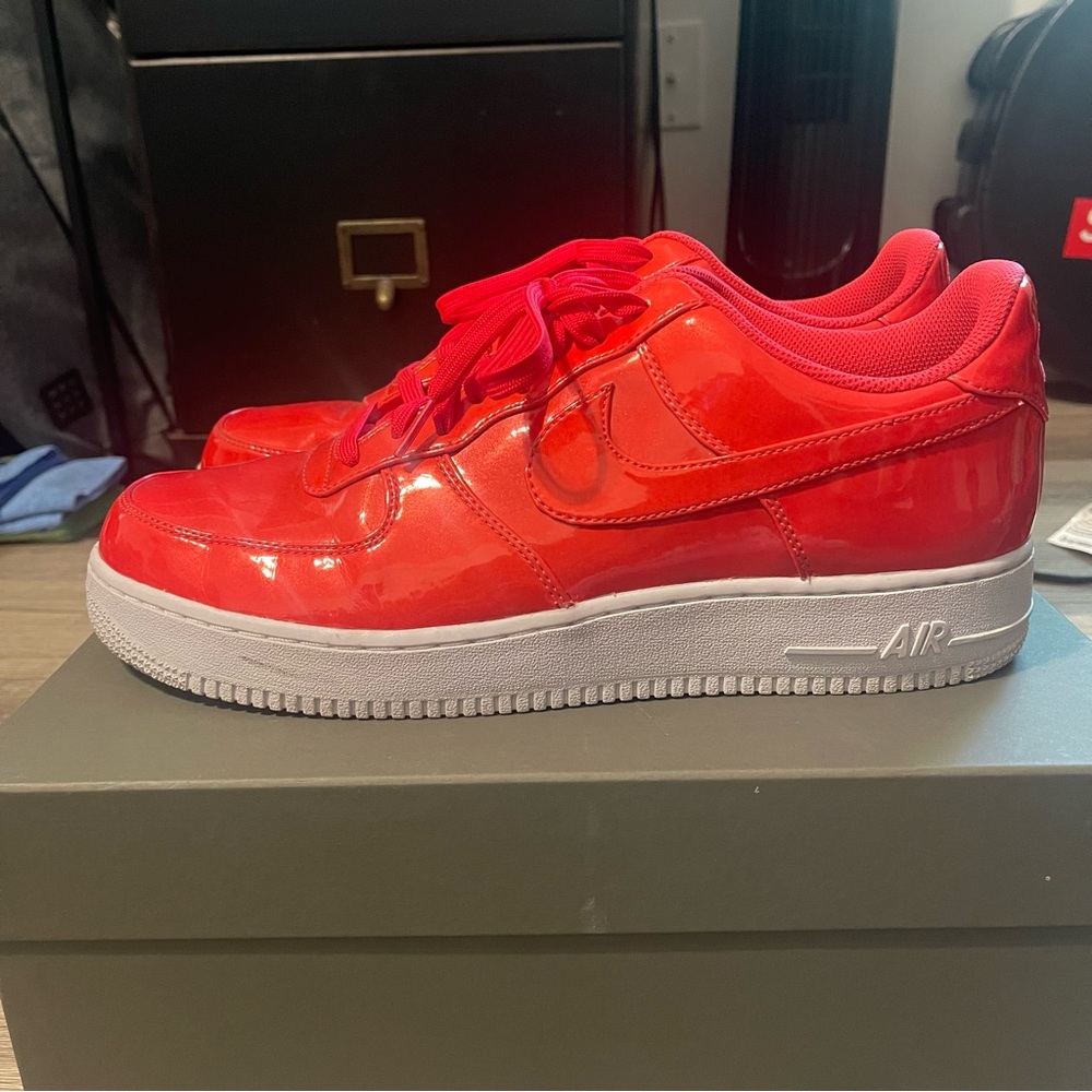 Airforce 1 siren red